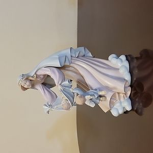 Mother and child figurine